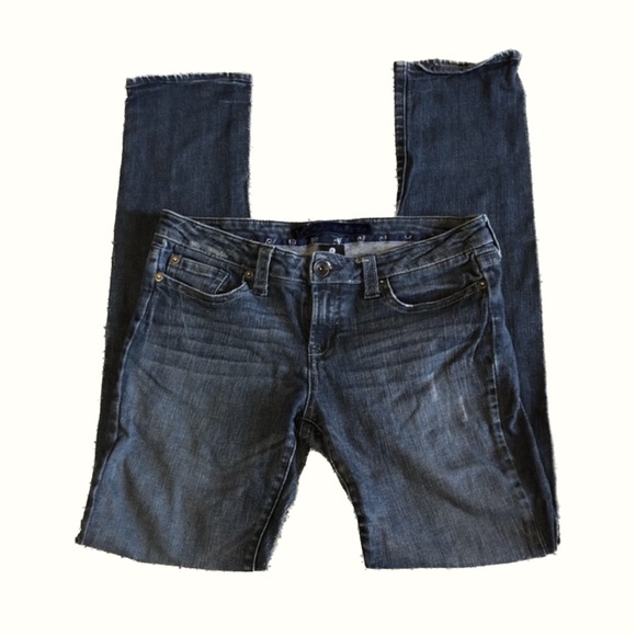 Women’s Dark Wash Refuge Jeans - Picture 2 of 3